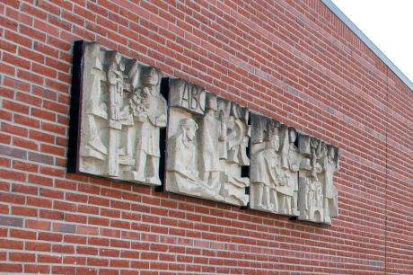 Gevelreliëf Onderwijs