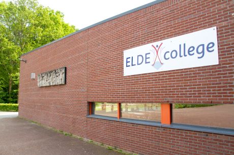 Gevelreliëf Onderwijs