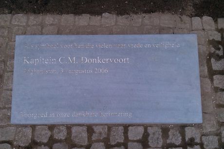 Gedenksteen Kapitein C.M. Donkervoort